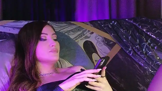 Snapshot of AliceJameson chatting on September 12, 9:22 pm AliceJameson online show from September 12, 9:22 pm