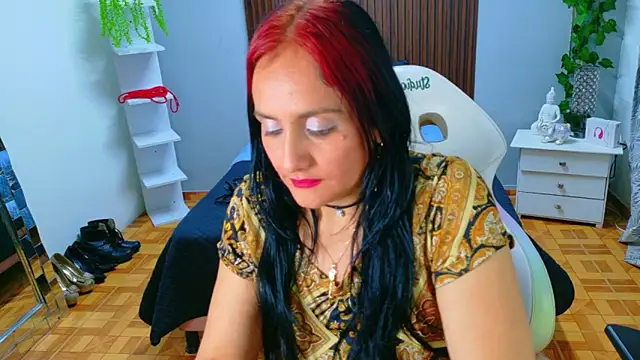 kataleya 29 online show from April 14, 9:26 pm