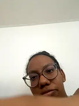 Snapshot of Valen1800 chatting on October 20, 8:23 pm Valen1800 online show from October 20, 8:23 pm