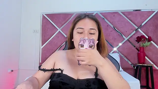 Snapshot of sara-lopez1 chatting on September 26, 11:52 am sara-lopez1 online show from September 26, 11:52 am