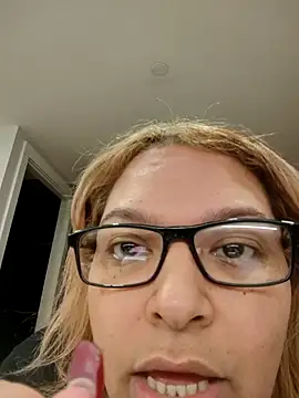 MzGigglez69 online show from January 17, 1:24 am