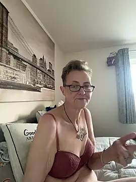 Curvy-Jinx online show from February 17, 8:24 am