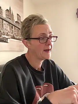 Curvy-Jinx online show from November 27, 8:28 am