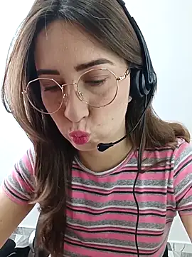 Snapshot of SUSY__06 chatting on October 9, 12:31 pm SUSY 06 online show from October 9, 12:31 pm
