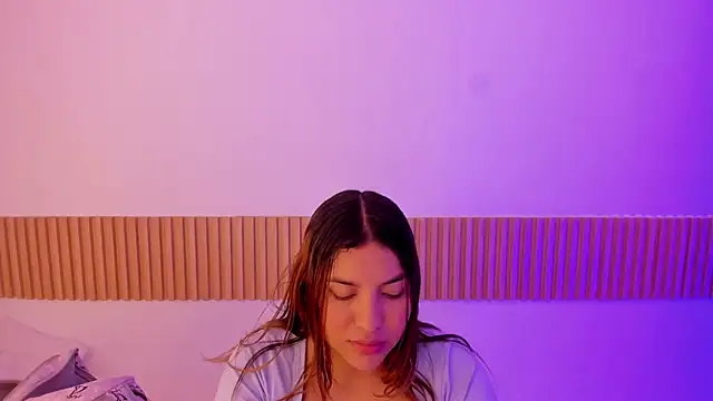 OliviaSweett online show from November 19, 7:14 pm