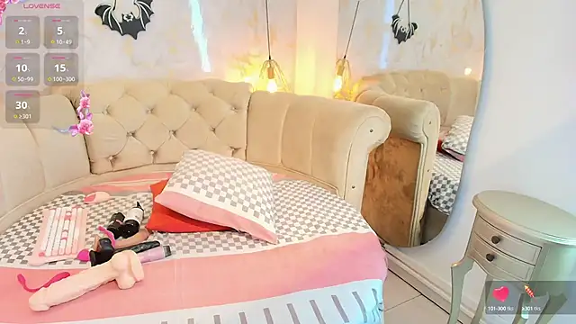 nathaliamiller online show from October 8, 7:40 pm