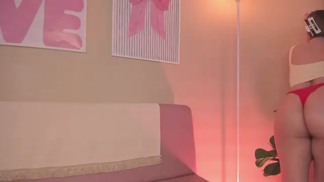 kissme cutie online show from September 12, 8:38 pm