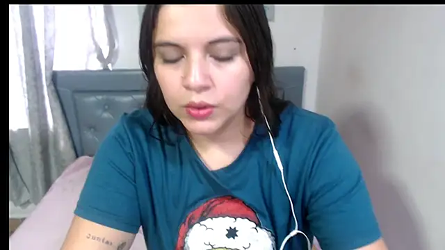 sarah aguilar online show from November 22, 7:49 pm
