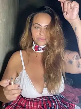 Chloe Leaozinho online show from November 17, 12:55 am