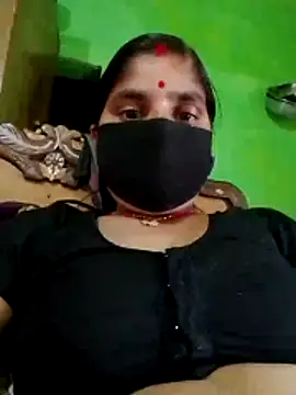 Snapshot of Suhani_cuty chatting on November 1, 8:18 am Suhani cuty online show from November 1, 8:18 am