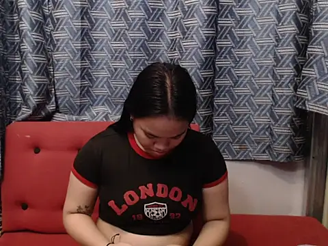 prettykrysgirl online show from July 10, 1:33 pm