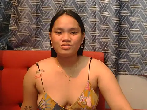 prettykrysgirl online show from June 20, 9:35 am