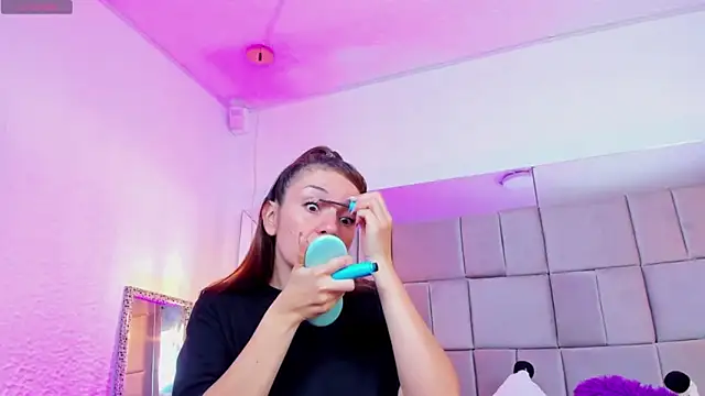 antoneella jones online show from November 29, 1:15 pm