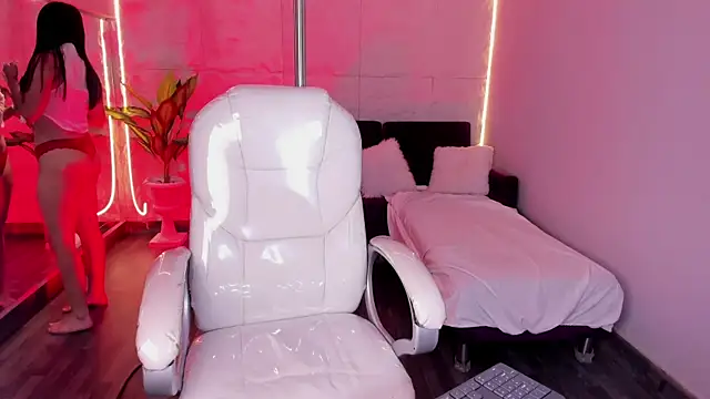 LovelyEyesx online show from October 30, 5:14 pm