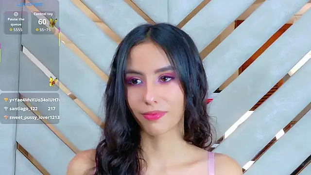 Sarah-Grace online show from January 9, 1:32 am