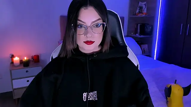 OphelianaRose33 online show from November 14, 10:43 pm