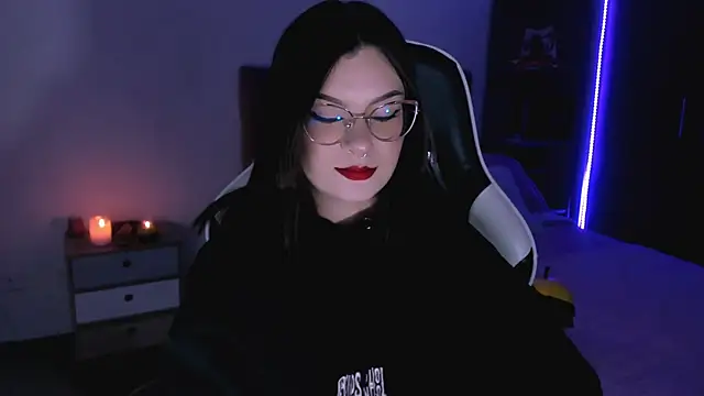 Snapshot of OphelianaRose33 chatting on September 14, 10:29 pm OphelianaRose33 online show from September 14, 10:29 pm
