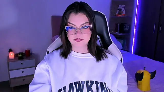 OphelianaRose33 online show from November 17, 11:05 pm