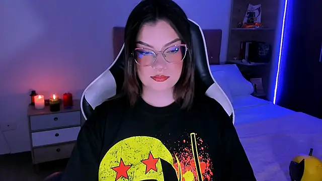 OphelianaRose33 online show from November 15, 10:44 pm