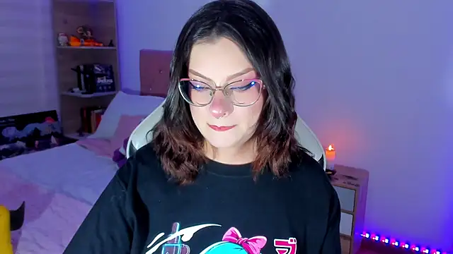 OphelianaRose33 online show from May 26, 10:53 pm