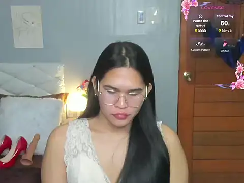 Snapshot of AlianaBlair chatting on October 11, 3:04 pm AlianaBlair online show from October 11, 3:04 pm