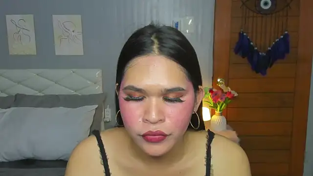 Snapshot of AlianaBlair chatting on September 18, 8:35 am AlianaBlair online show from September 18, 8:35 am