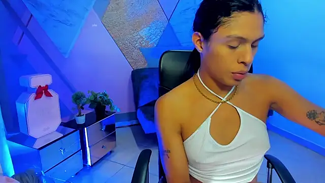 keytinthomson  online show from October 15, 8:55 pm