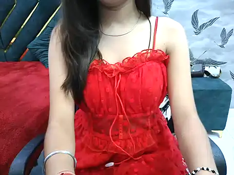 Urlove lily online show from July 28, 7:50 pm