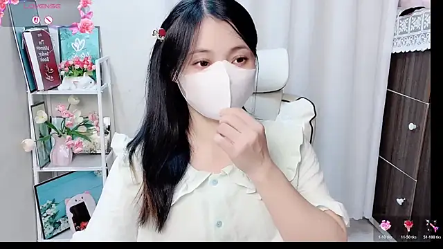 phuongnhi  online show from June 26, 12:28 pm