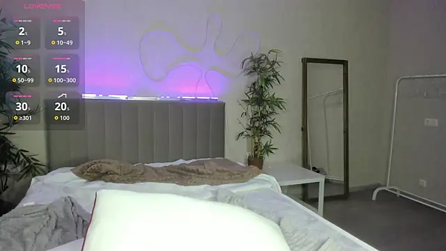 Snapshot of Luna_G0ld chatting on October 1, 12:26 am Luna G0ld online show from October 1, 12:26 am