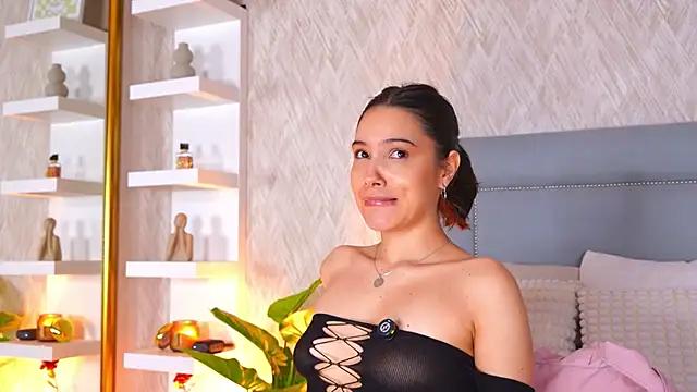 Sofy Bradd online show from March 28, 8:36 am