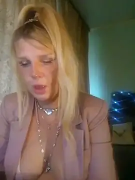 Snapshot of TsPostophere chatting on October 17, 10:51 am TsPostophere online show from October 17, 10:51 am