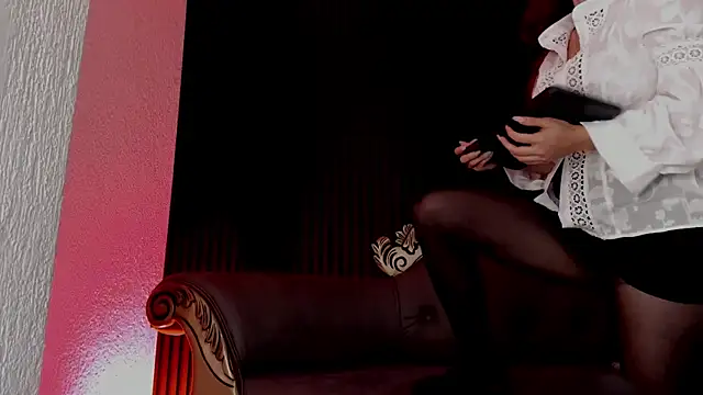 Snapshot of MissKathyfox chatting on October 1, 8:58 pm MissKathyfox online show from October 1, 8:58 pm