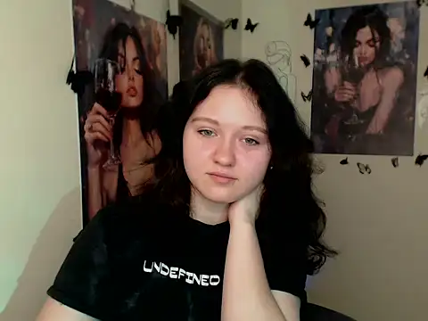 LadyAlice  online show from November 18, 7:31 am