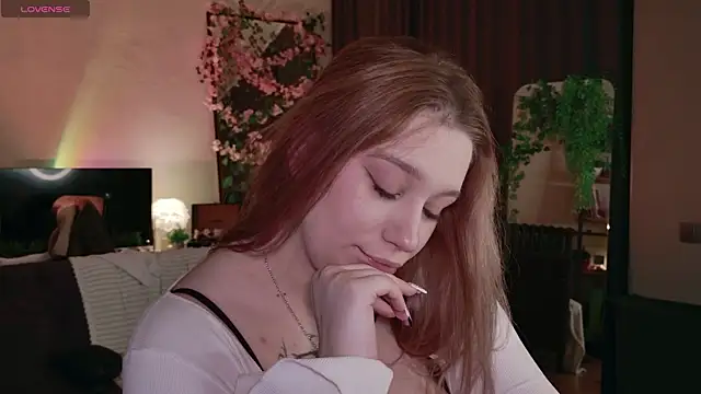 Morvelyn online show from May 6, 6:56 pm