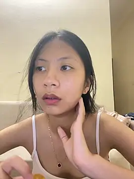 Snapshot of Lil-Gi chatting on October 16, 3:14 pm Lil-Gi online show from October 16, 3:14 pm