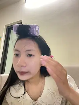 Lil-Gi online show from December 15, 3:06 pm