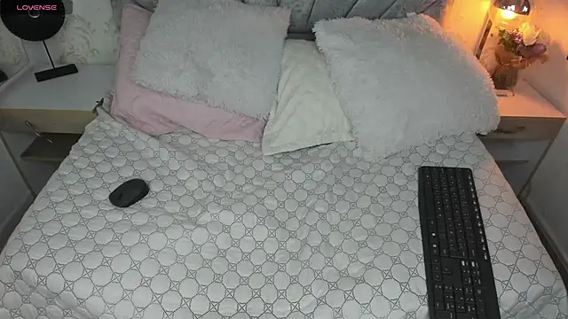 Snapshot of Annie_Miller1 chatting on October 7, 11:42 pm Annie Miller1 online show from October 7, 11:42 pm