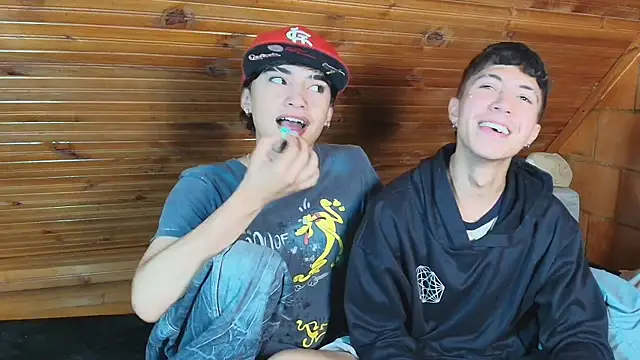 Thiago Divine  online show from November 3, 8:35 pm