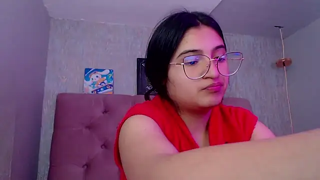 Snapshot of laurenelove chatting on October 9, 6:06 am laurenelove online show from October 9, 6:06 am
