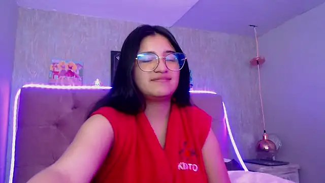 Snapshot of laurenelove chatting on September 28, 5:36 am laurenelove online show from September 28, 5:36 am