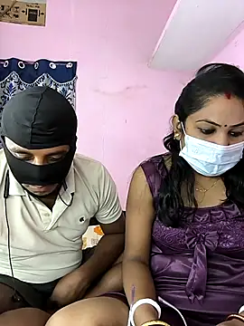 Snapshot of Lovlycouple1 chatting on September 17, 5:44 pm Lovlycouple1 online show from September 17, 5:44 pm