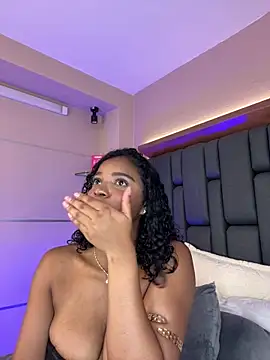 Snapshot of LisaMendez chatting on September 27, 4:08 am LisaMendez online show from September 27, 4:08 am