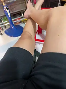 sharon-Hanna online show from April 15, 1:50 am