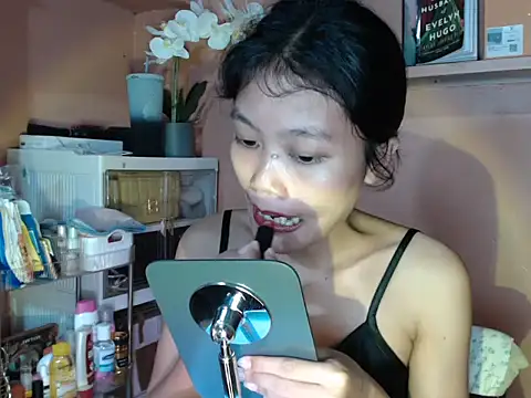 Snapshot of skinny_gracie chatting on October 5, 1:49 pm skinny gracie online show from October 5, 1:49 pm