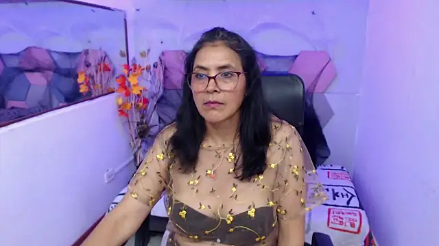 AmandaPeet online show from October 31, 9:30 pm