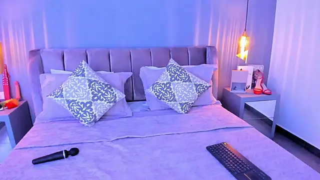 Zammy Sanz online show from October 29, 8:44 pm