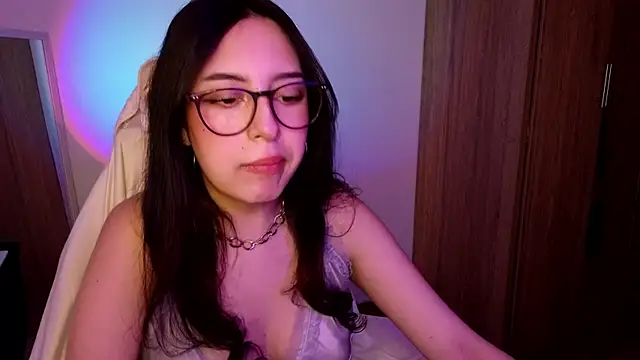 Snapshot of immisssilver chatting on September 10, 2:55 am immisssilver online show from September 10, 2:55 am