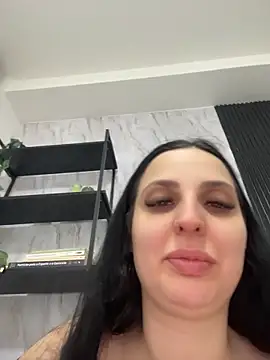 yumi-hot online show from June 10, 4:27 pm