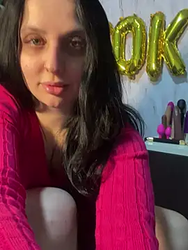yumi-hot online show from June 27, 10:05 pm